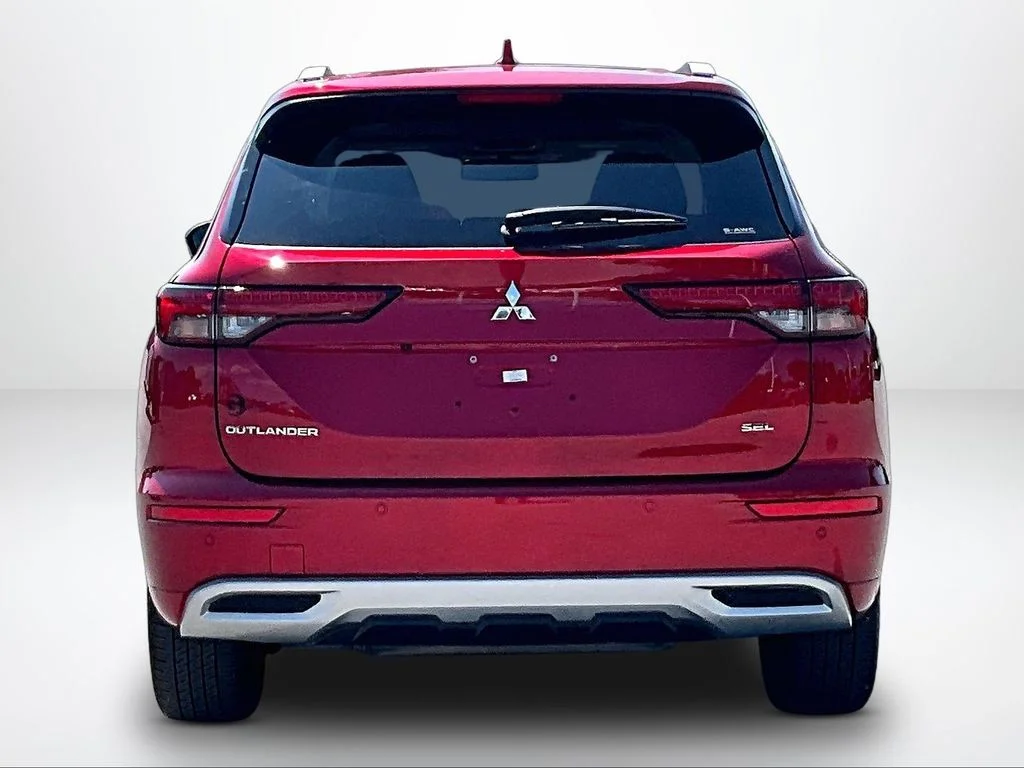 Used 2024 Red Mitsubishi SEL image 5