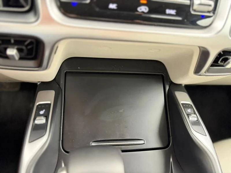 Used 2022  Kia S Sport Utility 4D image 37