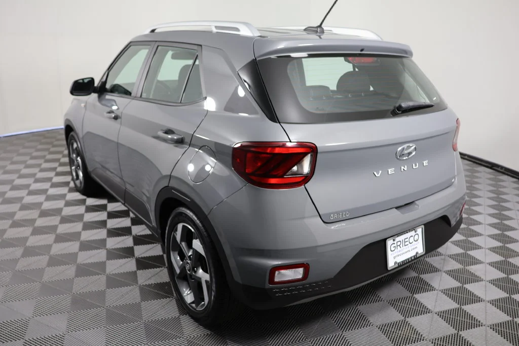 Used 2023 Galactic Gray Hyundai SEL image 6