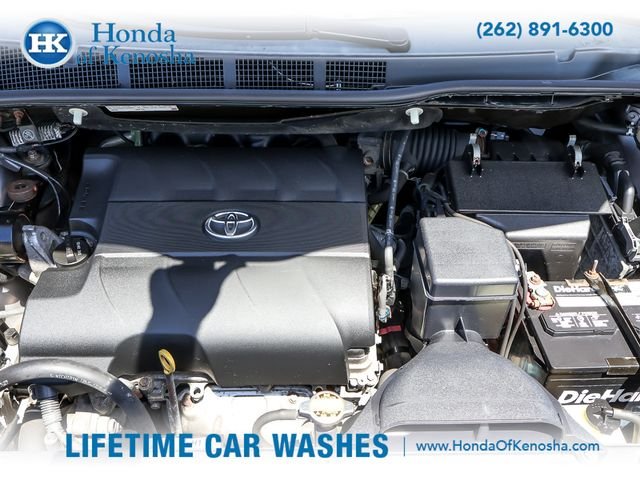 Used 2015 Predawn Gray Mica Toyota XLE image 30