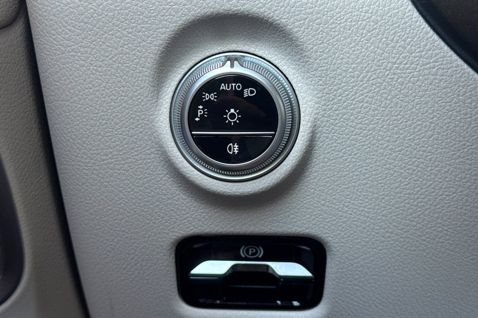 New 2027 Polar White Mercedes-Benz CLE 300 image 28