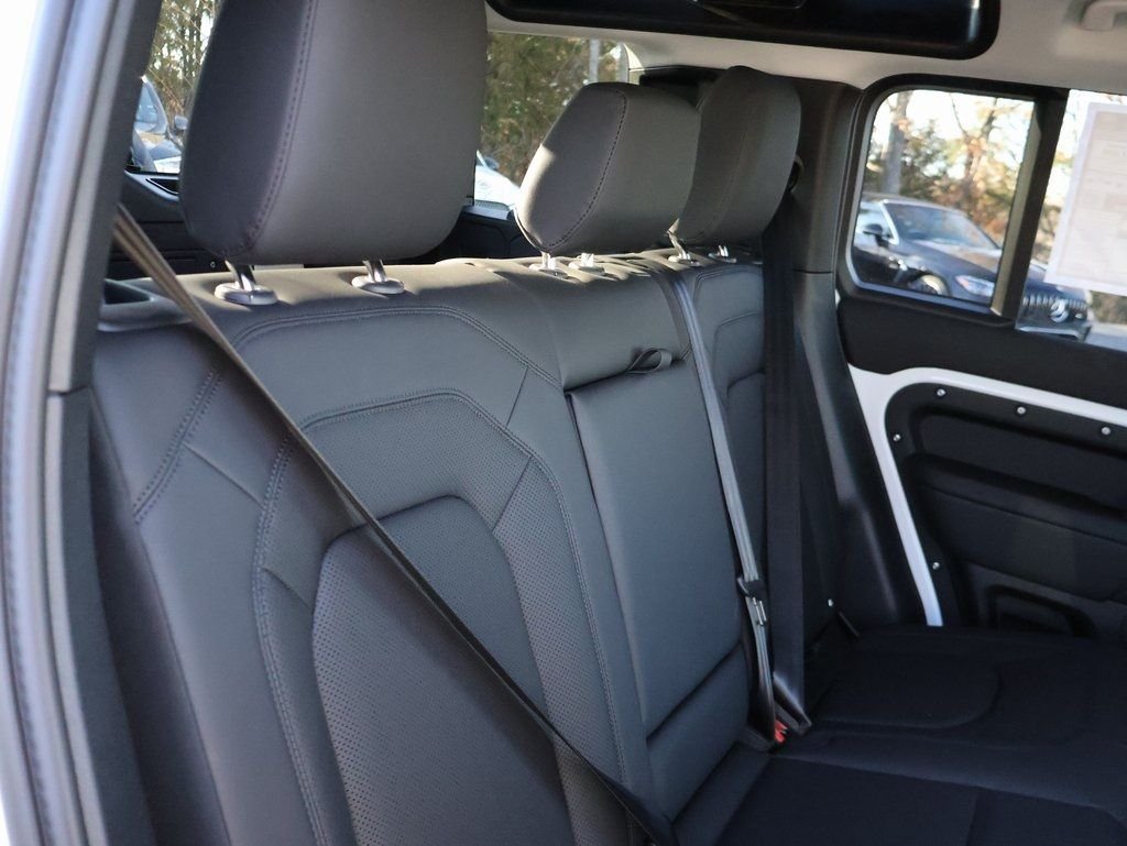 New 2026 Fuji White Land Rover S image 13
