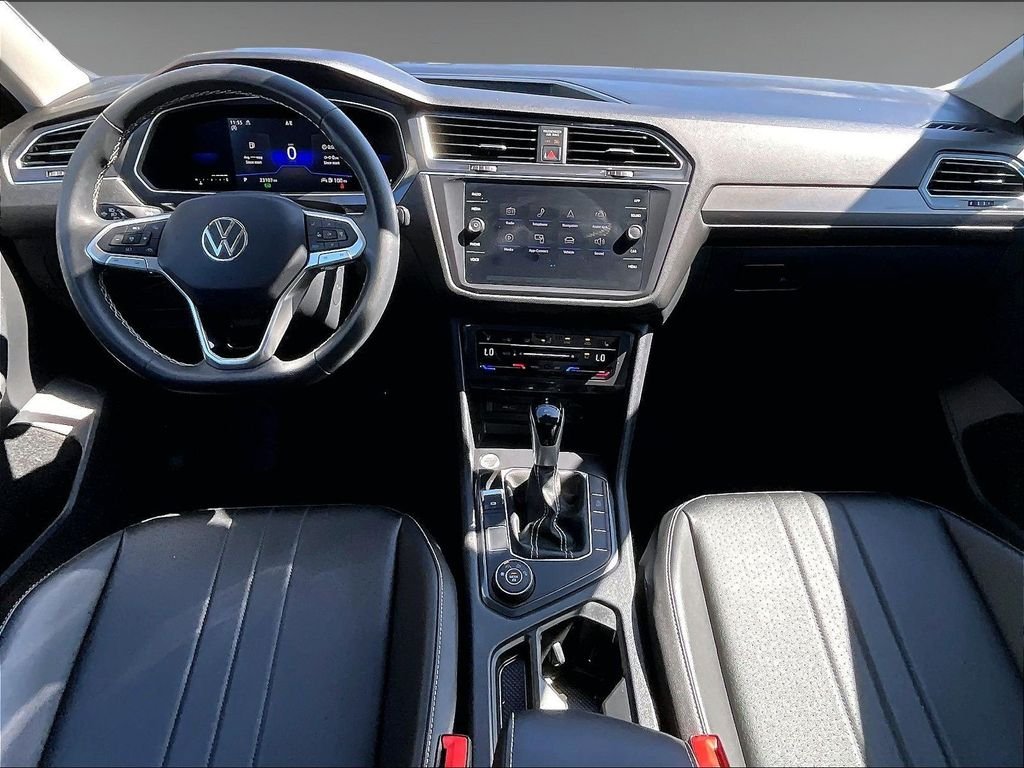 Used 2022 Black Volkswagen 2.0T SE image 21
