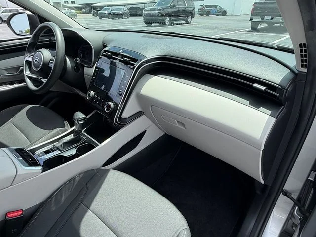 Used 2022 Silver Hyundai SEL image 18