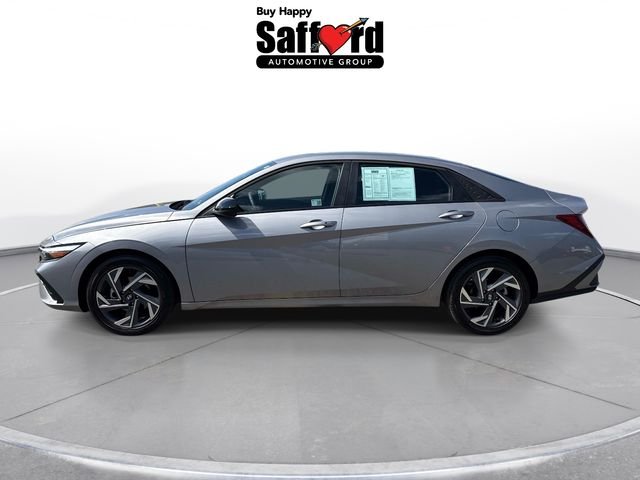 Used 2025  Hyundai SEL Sport image 4