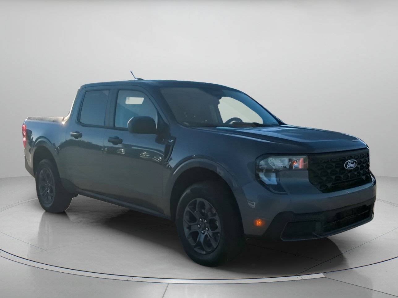 New 2026 Carbonized Gray Metallic Ford XLT image 2