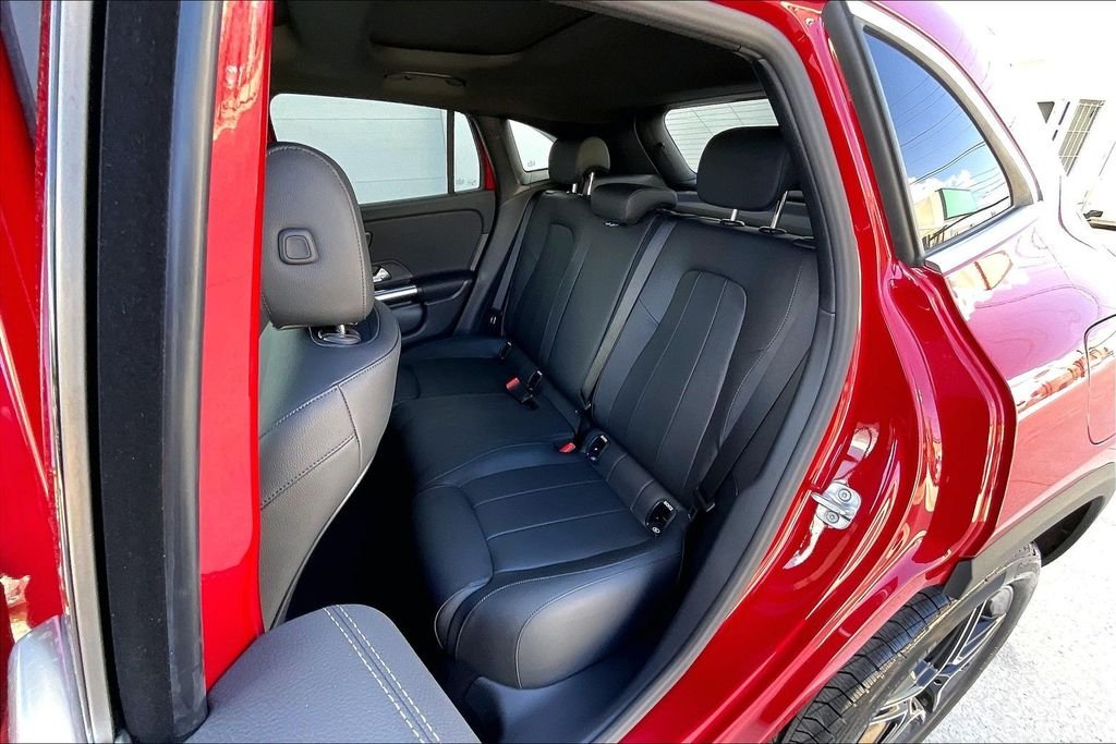 New 2026 MANUFAKTUR Patagonia Red Metallic Mercedes-Benz GLA 250 image 10