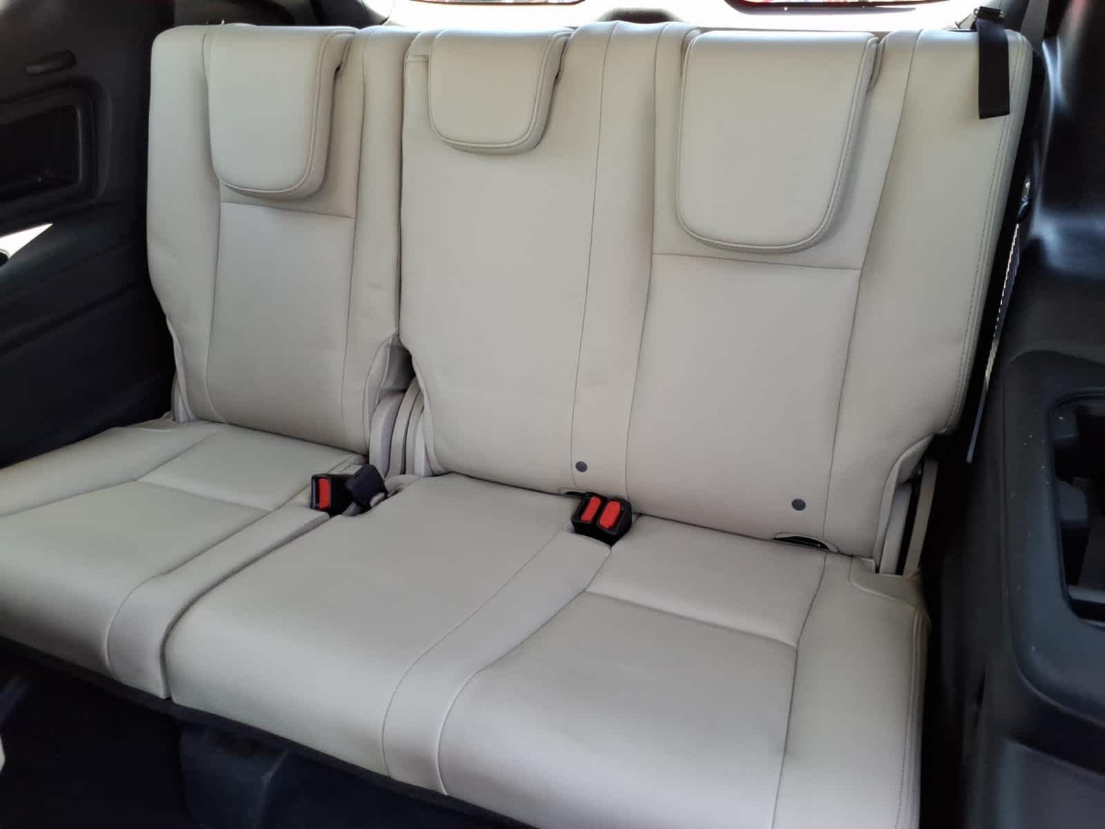 Used 2020 Crystal White Pearl Subaru Limited image 29