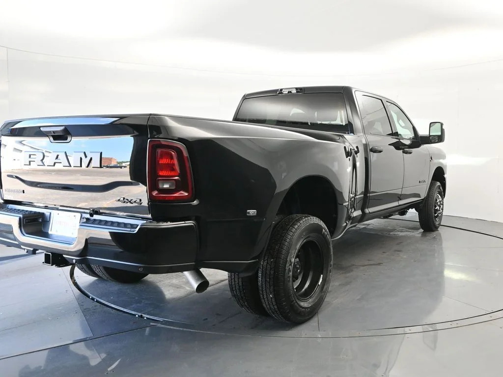 New 2026 Diamond Black Crystal Pearlcoat RAM Big Horn image 7