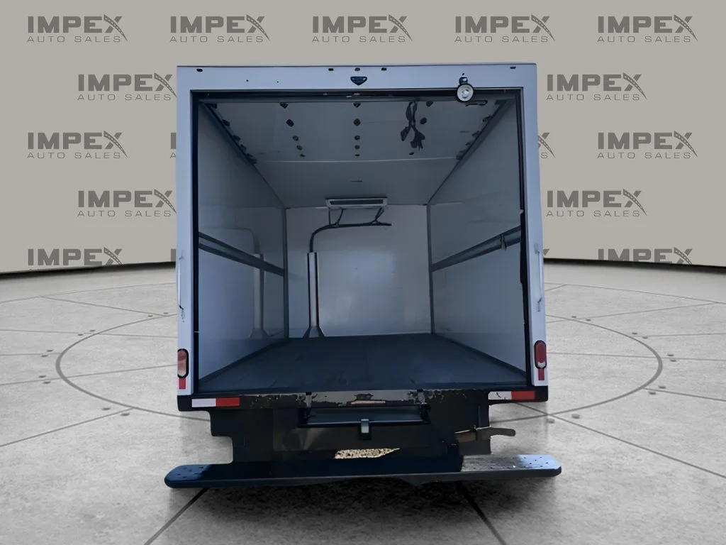 Used 2024 White Chevrolet Thermo King 16 Foot Reefer Box Truck image 30