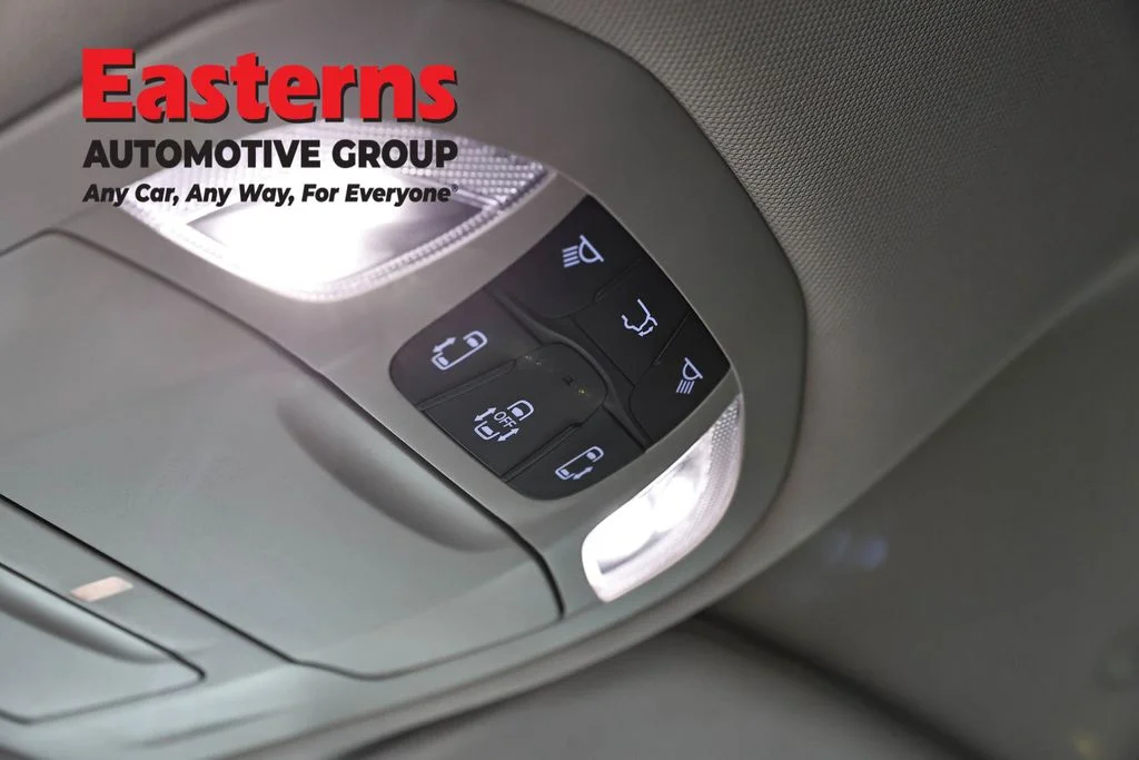 Used 2023 Silver Chrysler Touring L image 21