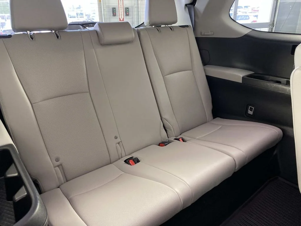 Used 2025 Cloud Toyota Platinum image 13