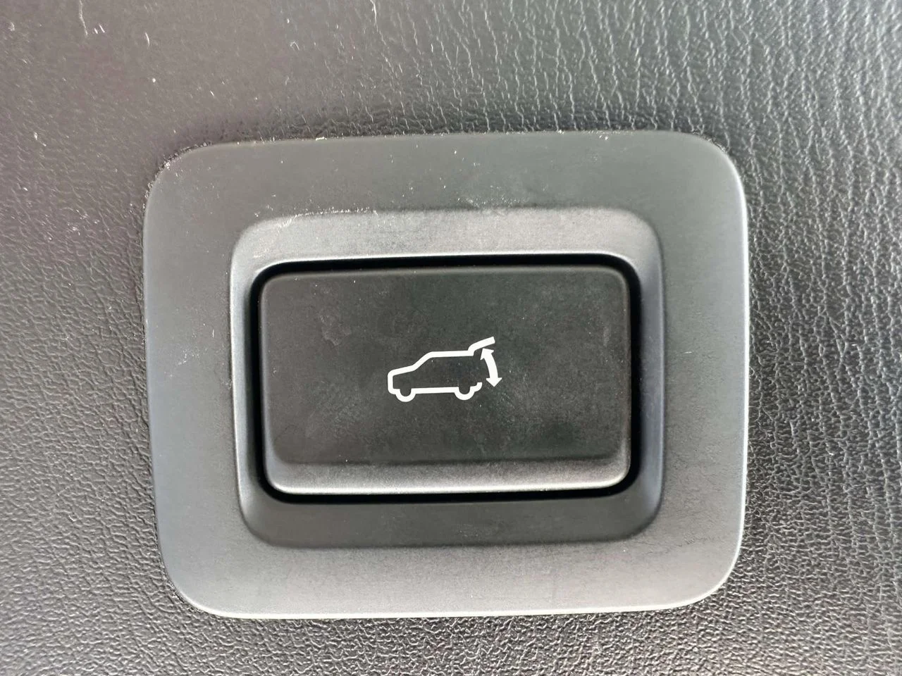 Certified Used 2024 Rhodium White Metallic Mazda 2.5 Carbon Turbo image 18