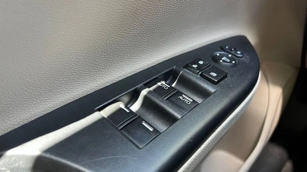Used 2014  Honda EX-L image 15