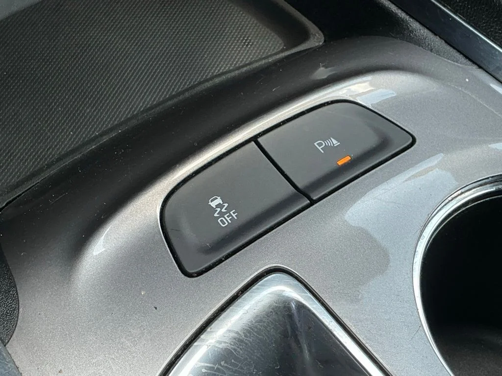 Used 2024 White Chevrolet LT image 34