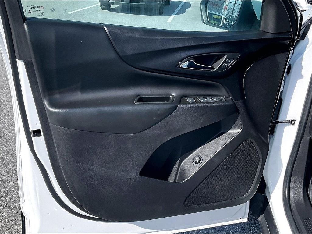 Used 2024 White Chevrolet LT image 9