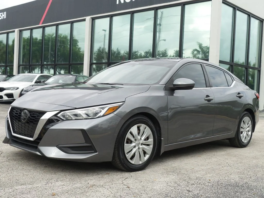 Used 2020 Gray Nissan S image 5