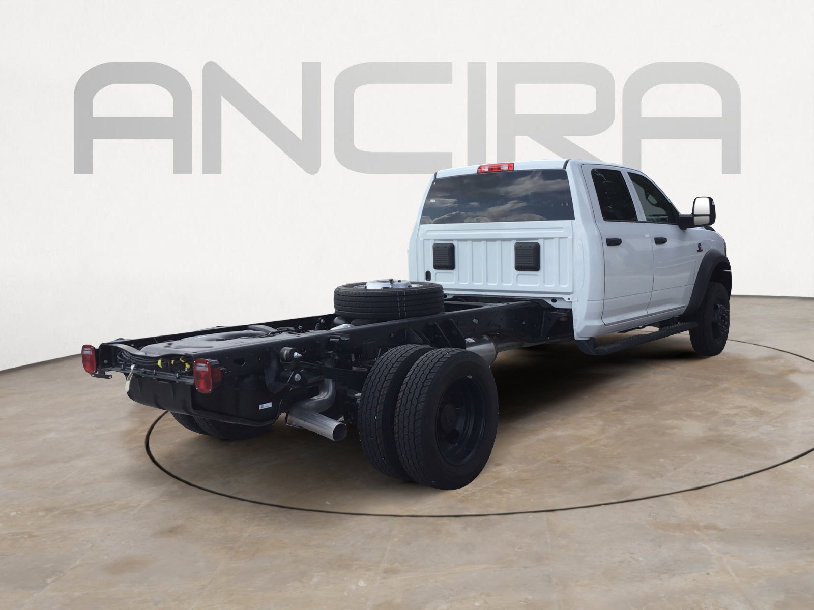 New 2026 Bright White Clearcoat RAM Tradesman image 10