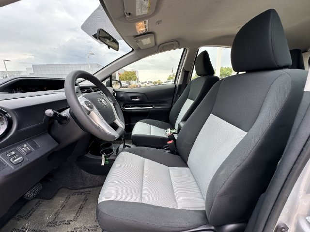 Used 2015 Silver Toyota Three image 23