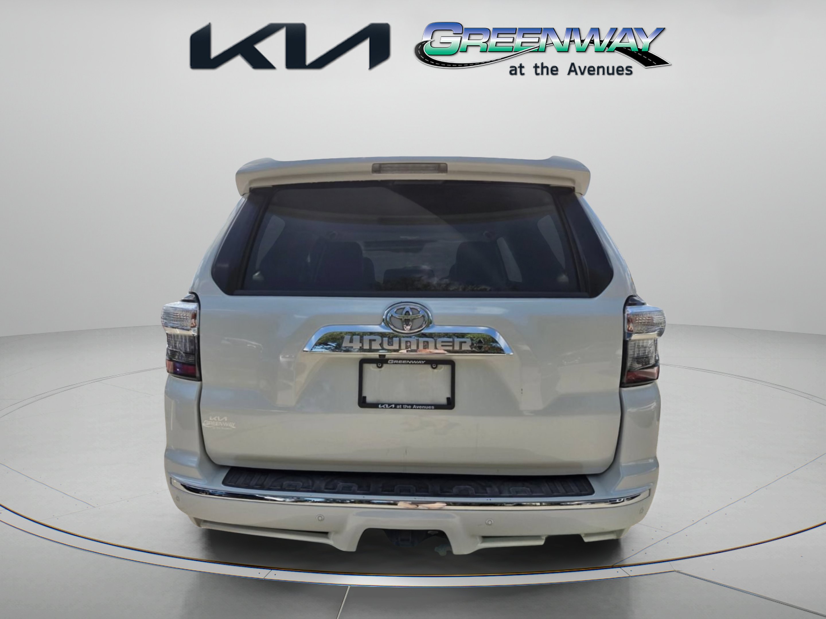 Used 2020 Blizzard Pearl Toyota Limited image 6