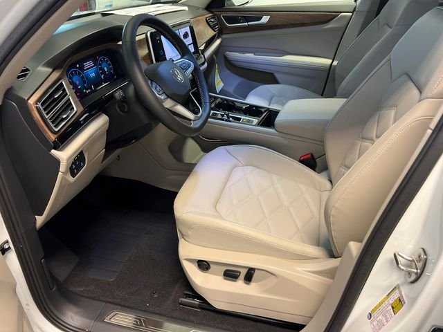 New 2026 White Volkswagen SE w/Technology image 7