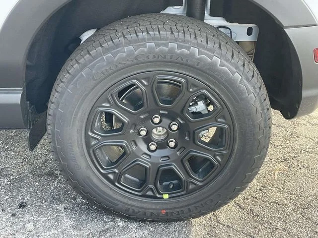 New 2025 Oxford White Ford Badlands® image 21