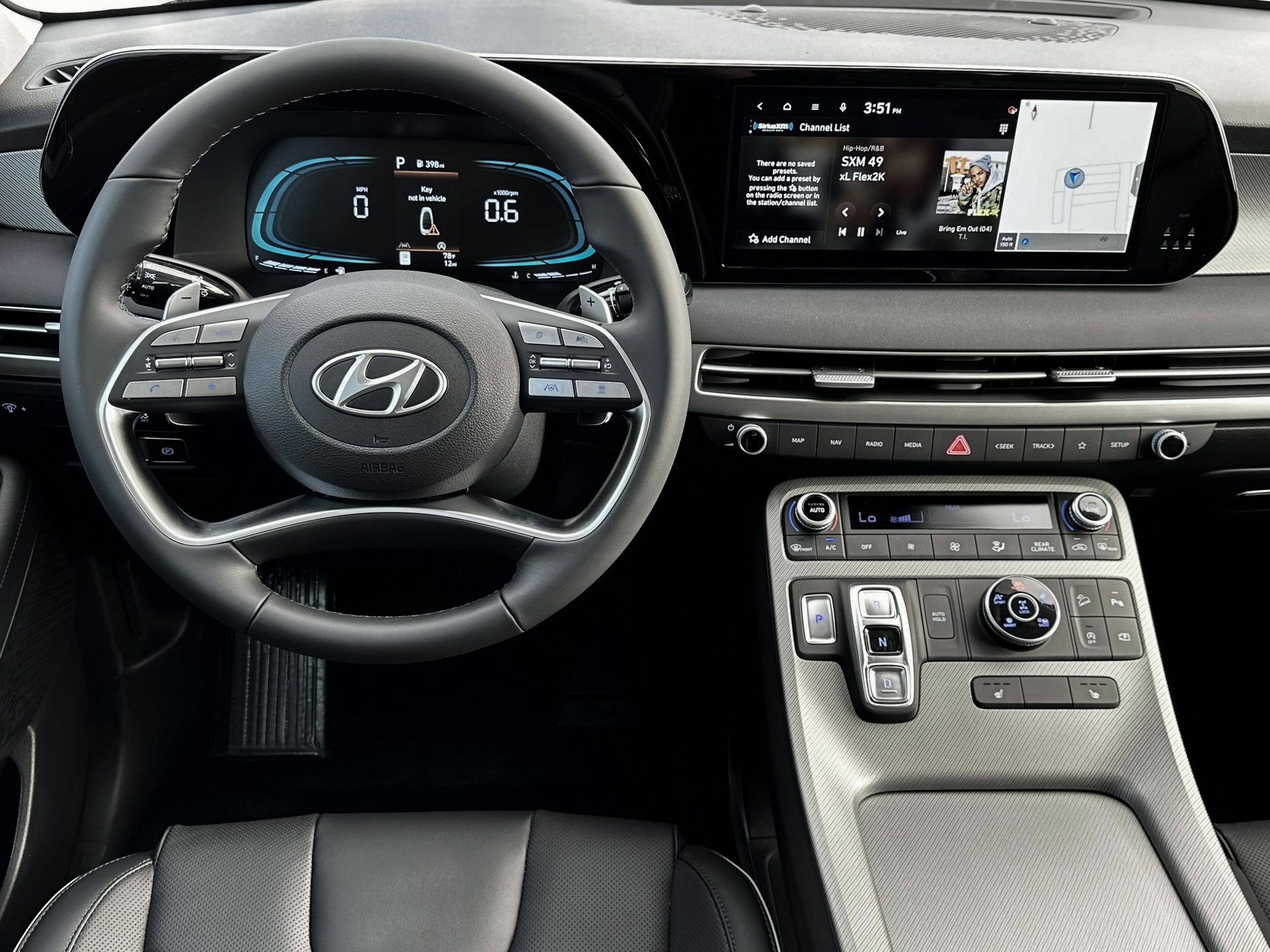New 2025 White Hyundai SEL AWD image 17