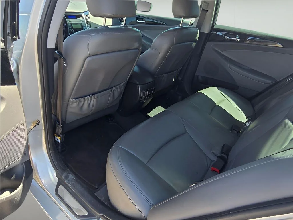 Used 2012 Radiant Silver Metallic Hyundai 2.4L Limited image 12