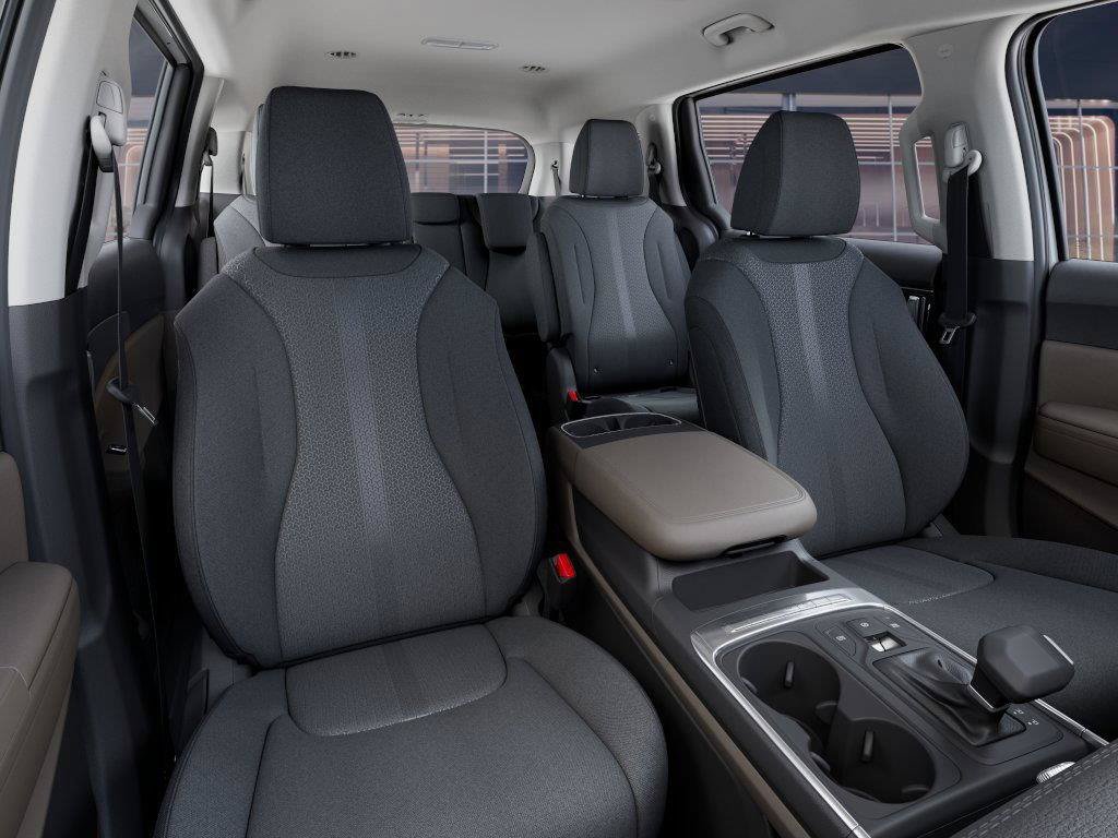 New 2026 Snow White Pearl Kia LX image 15