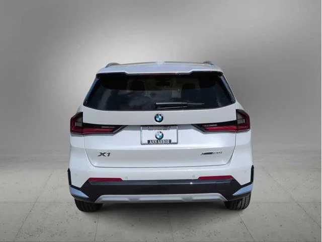 New 2026 Mineral White Metallic BMW xDrive28i image 7