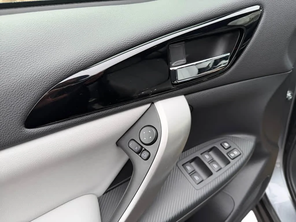 2026 Mitsubishi Eclipse Cross SEL - Photo 12