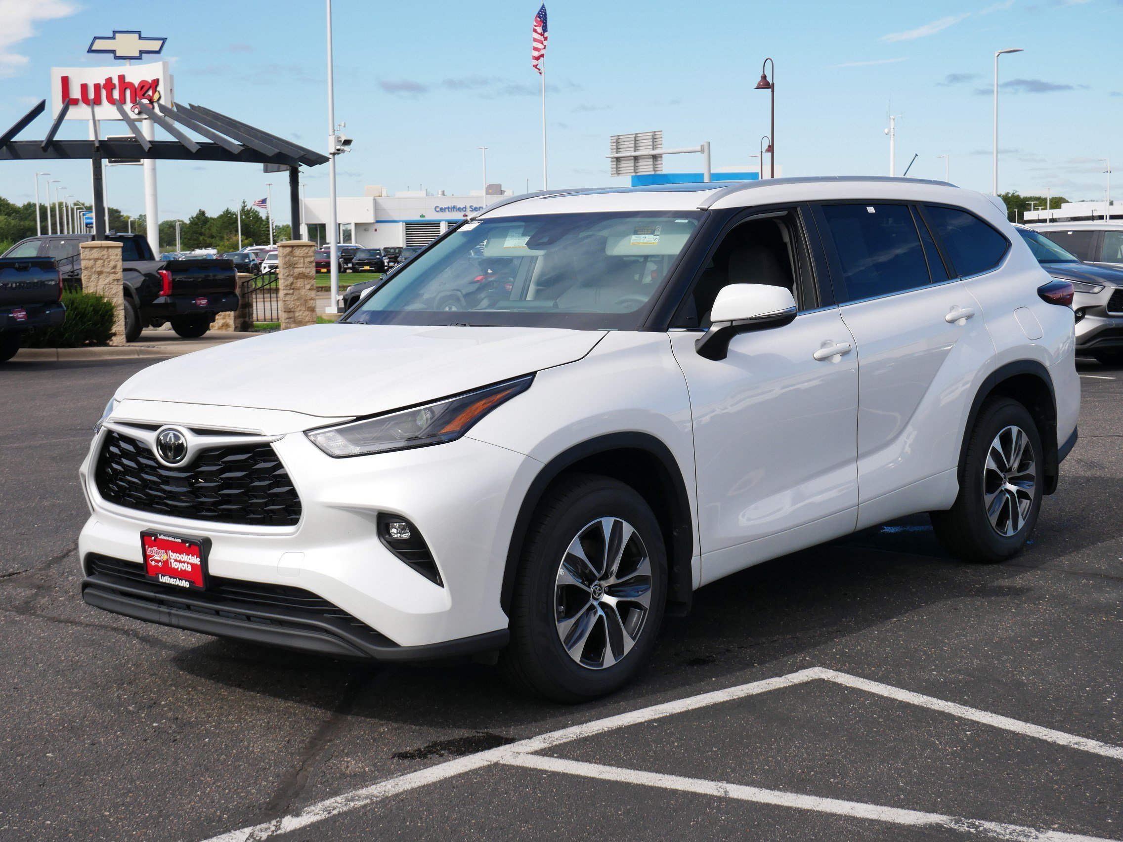 Certified Used 2026 Wind Chill Pearl Toyota XLE image 3