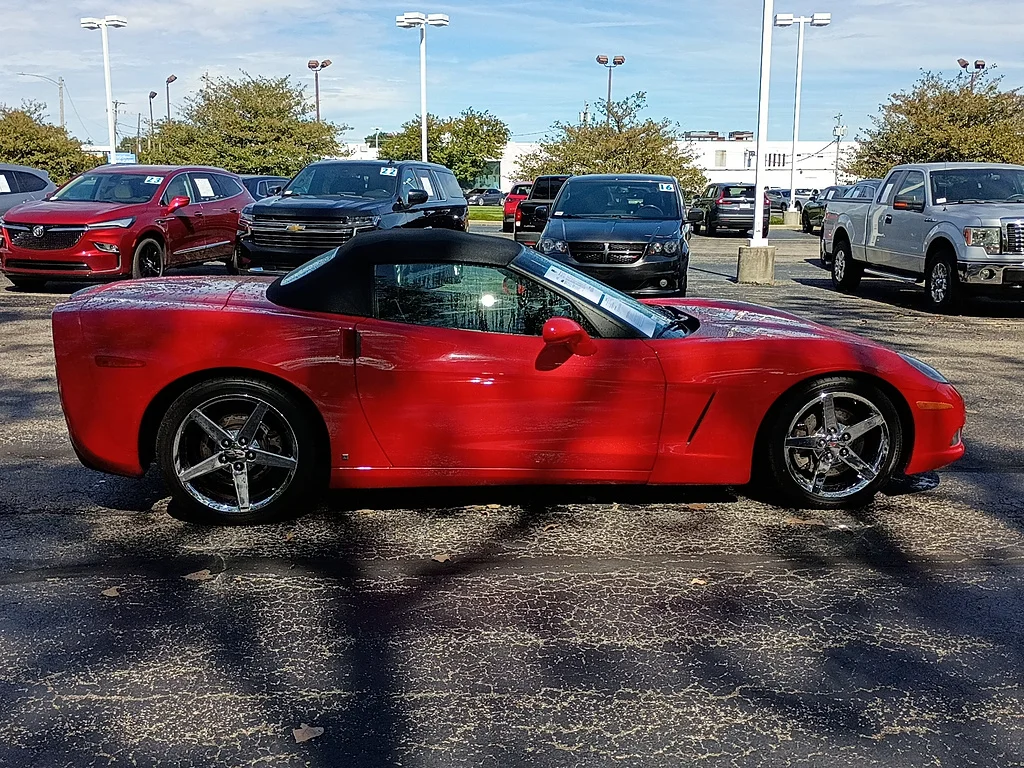 Used 2008 VICTORY RED Chevrolet Base image 2