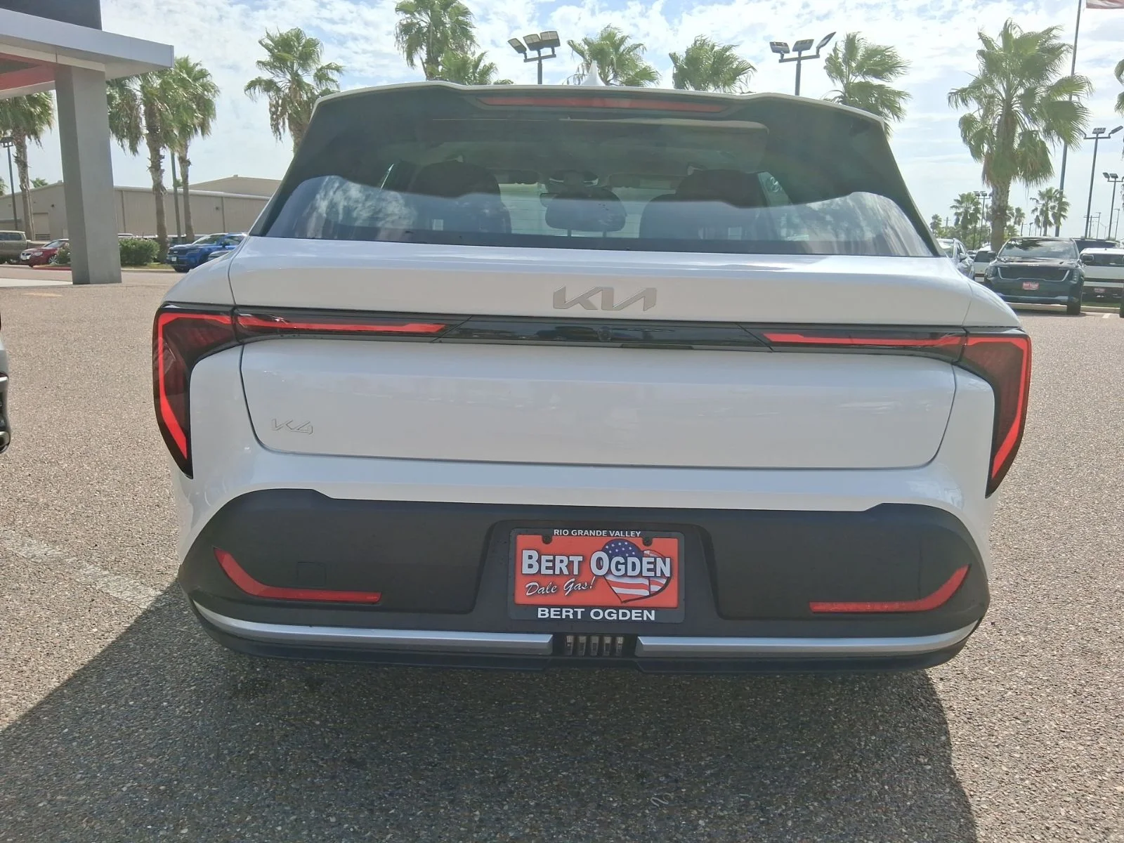 New 2026 White Kia EX image 5