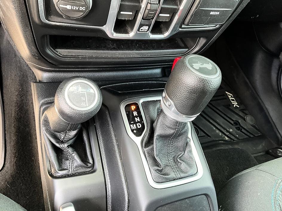 Used 2021 Gray Jeep Unlimited Sport image 21