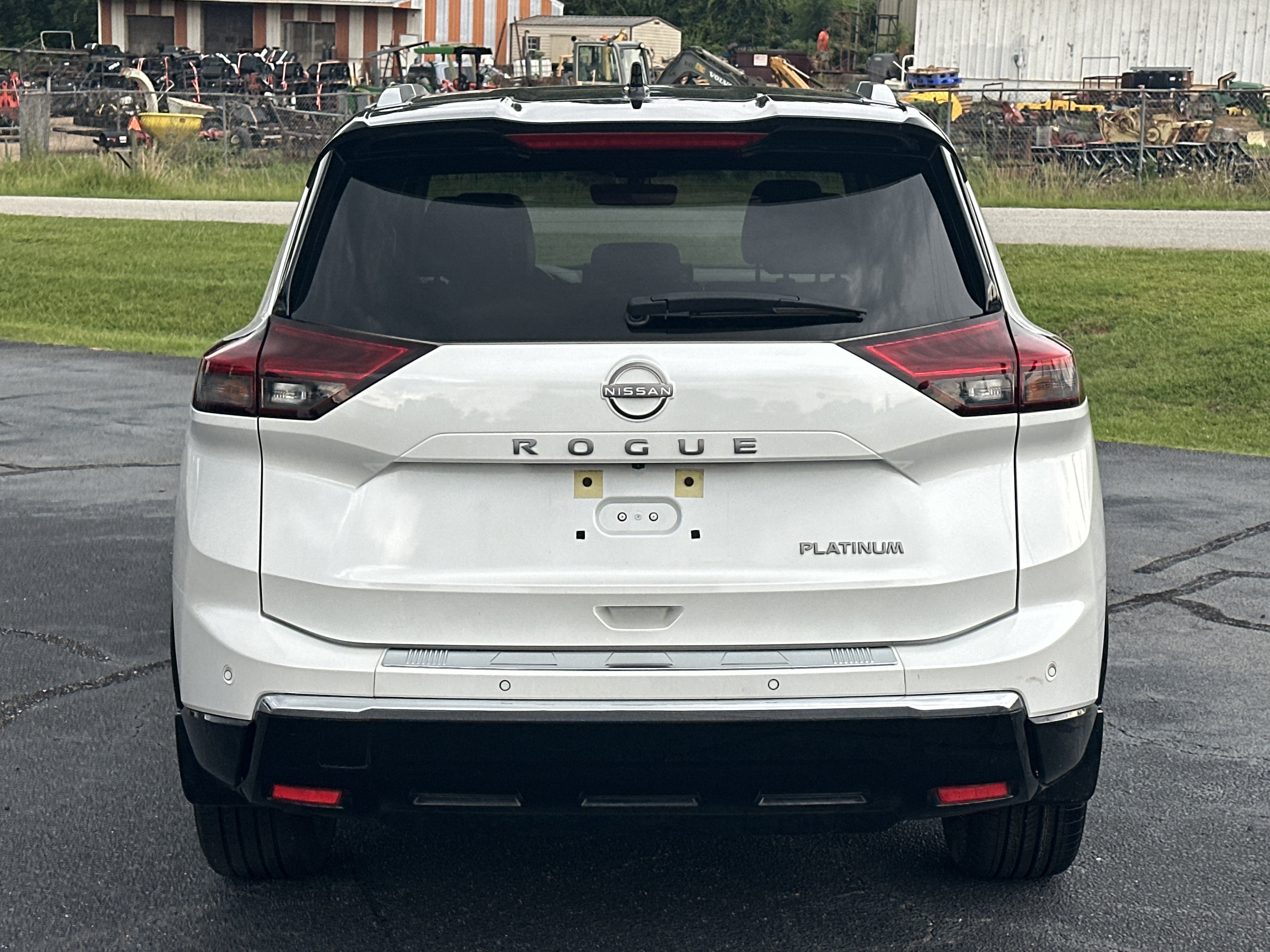 Used 2024 Everest White Pearl/Super Black Nissan Platinum image 7
