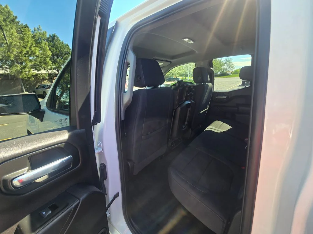 Used 2021 White Chevrolet LT image 9