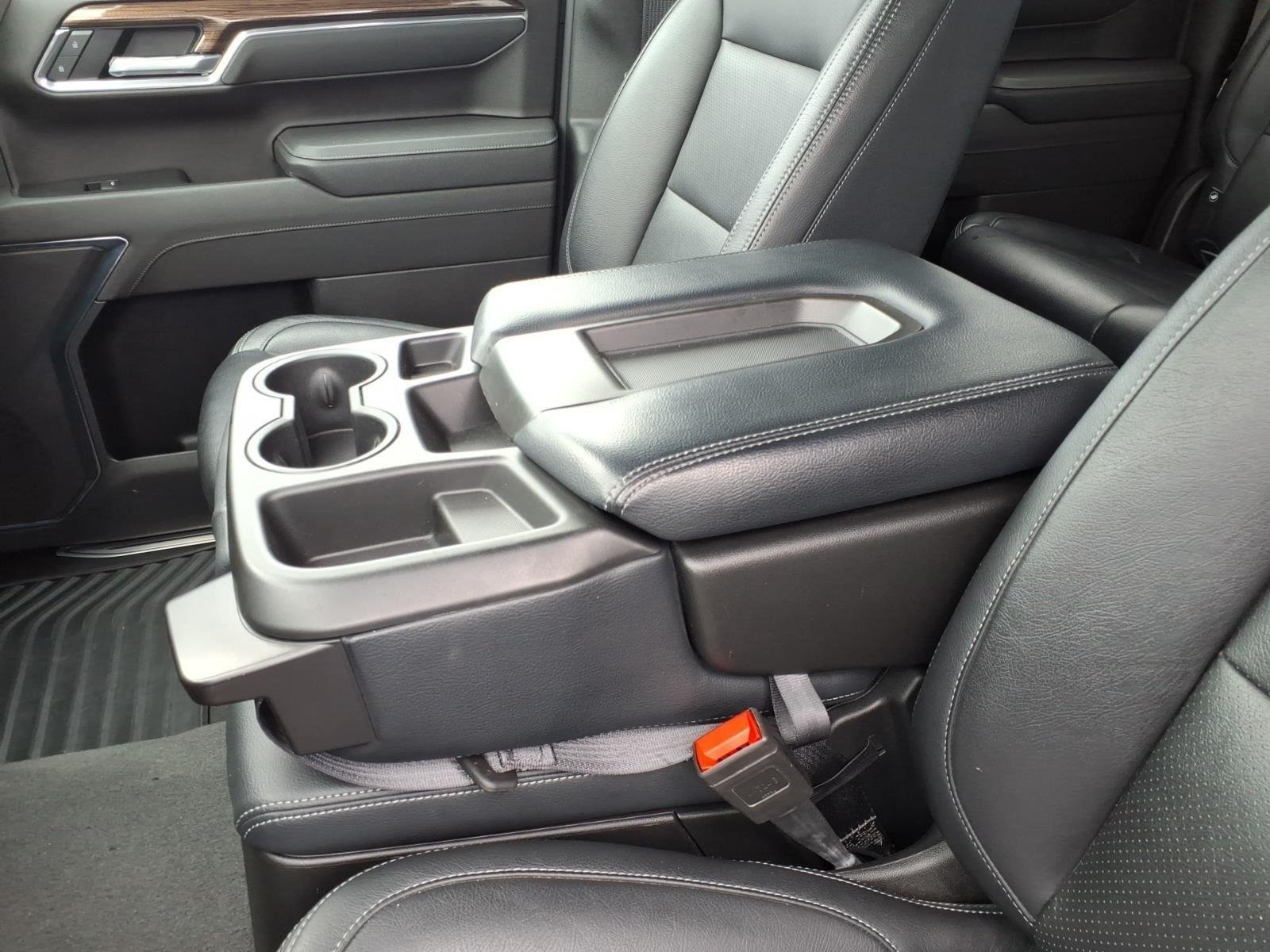 Used 2025 Sterling Gray Metallic Chevrolet LT image 23