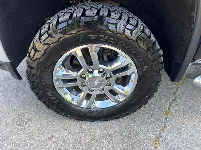 Used 2020 Black Chevrolet LTZ image 17