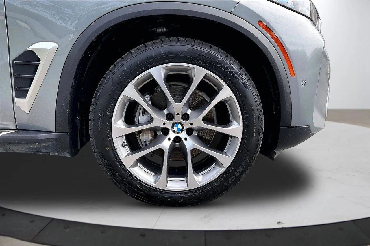 Certified Used 2024 Gray BMW xDrive40i image 36