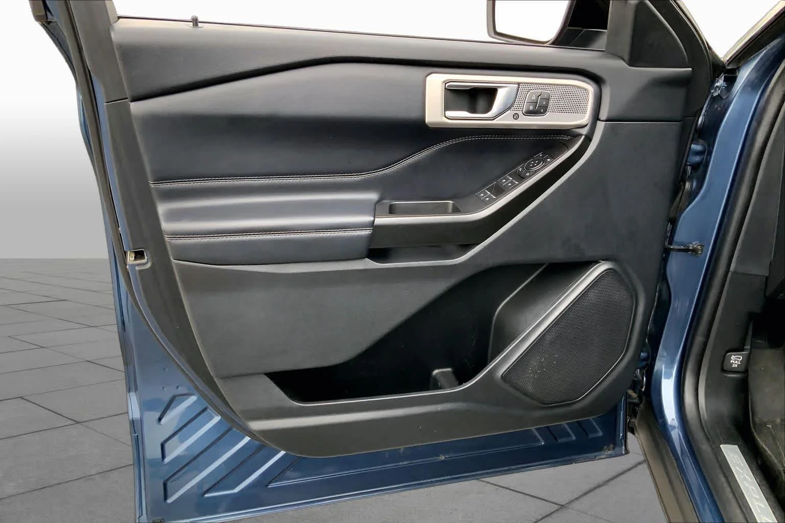 Used 2020 Blue Metallic Ford Limited image 21