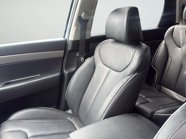 Used 2023 White Hyundai SEL image 33
