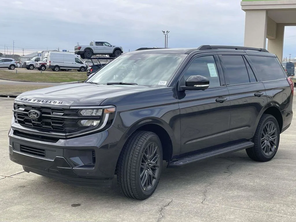 New 2026 Gray Ford Platinum image 7