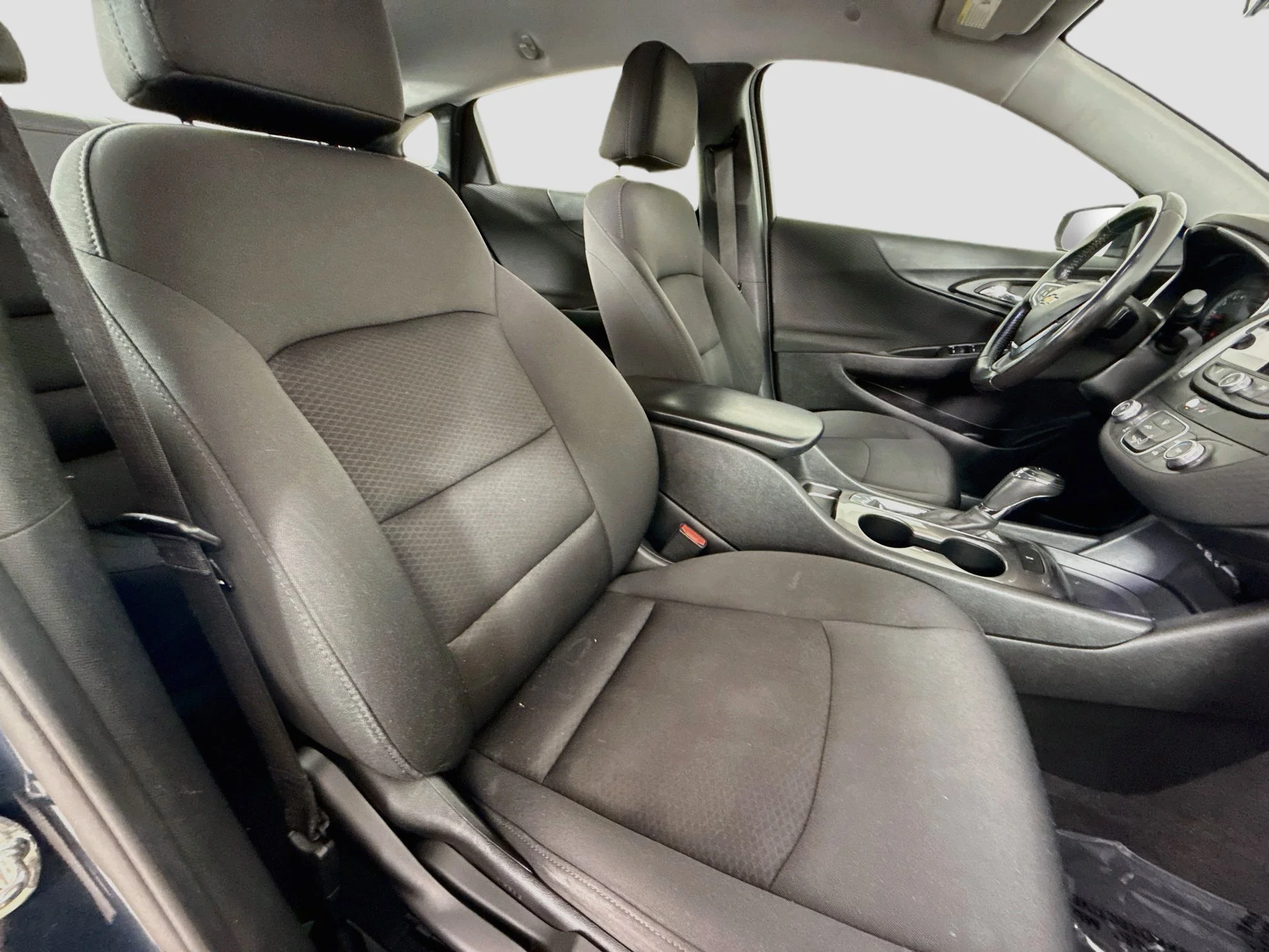 Used 2020 SHADOW GRAY METALLIC Chevrolet RS image 28