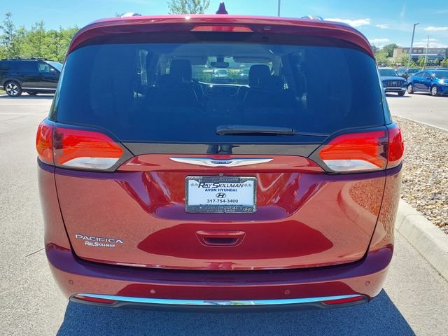Used 2019 Velvet Chrysler Touring L Plus image 6