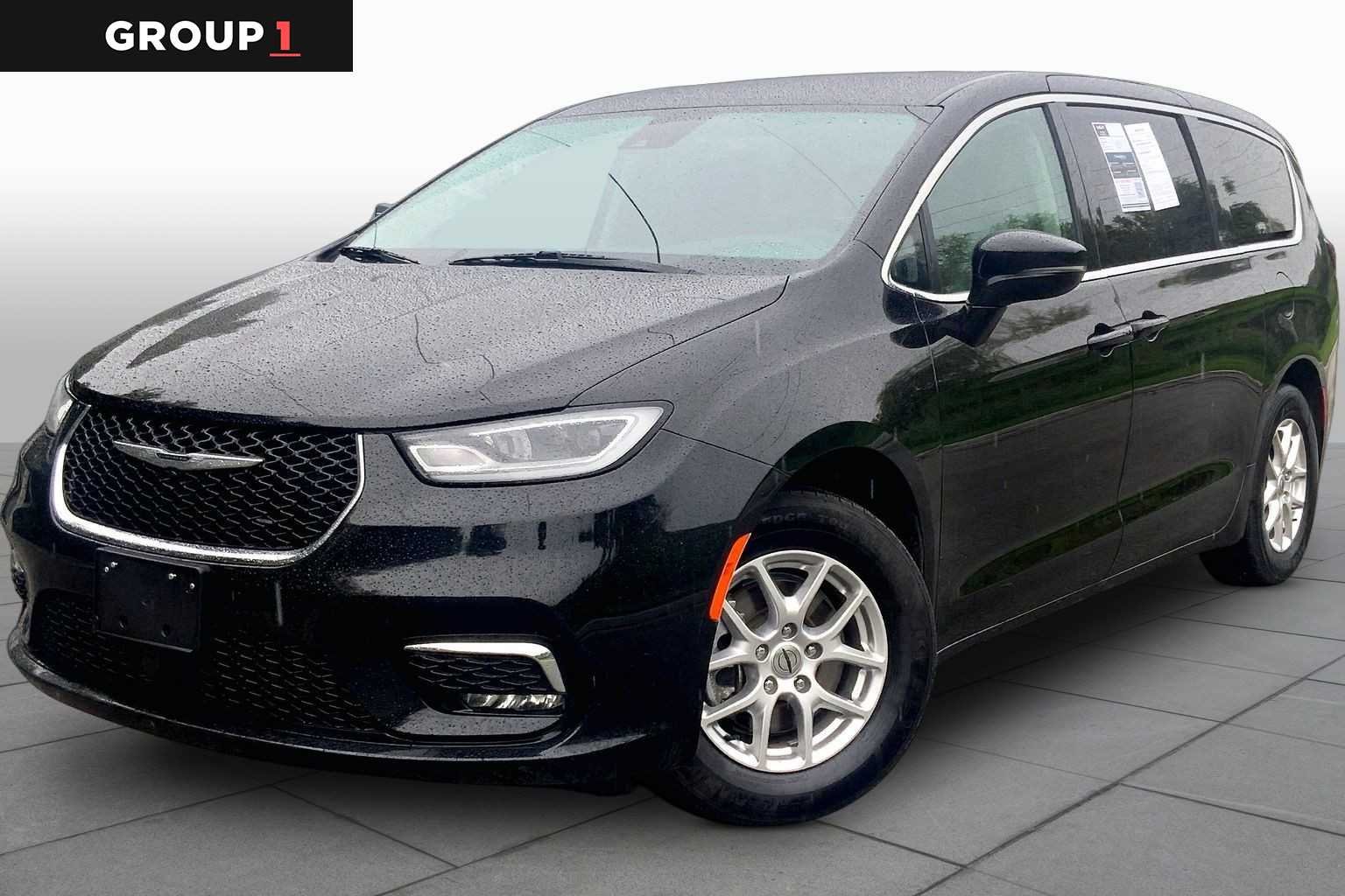 Pre-Owned 2024 Chrysler Pacifica Touring L
