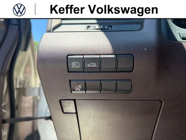 Used 2017  Lexus 350 image 8