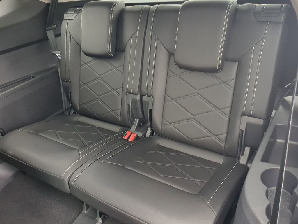 New 2026 Black Volkswagen 2.0T SE w/Technology image 19