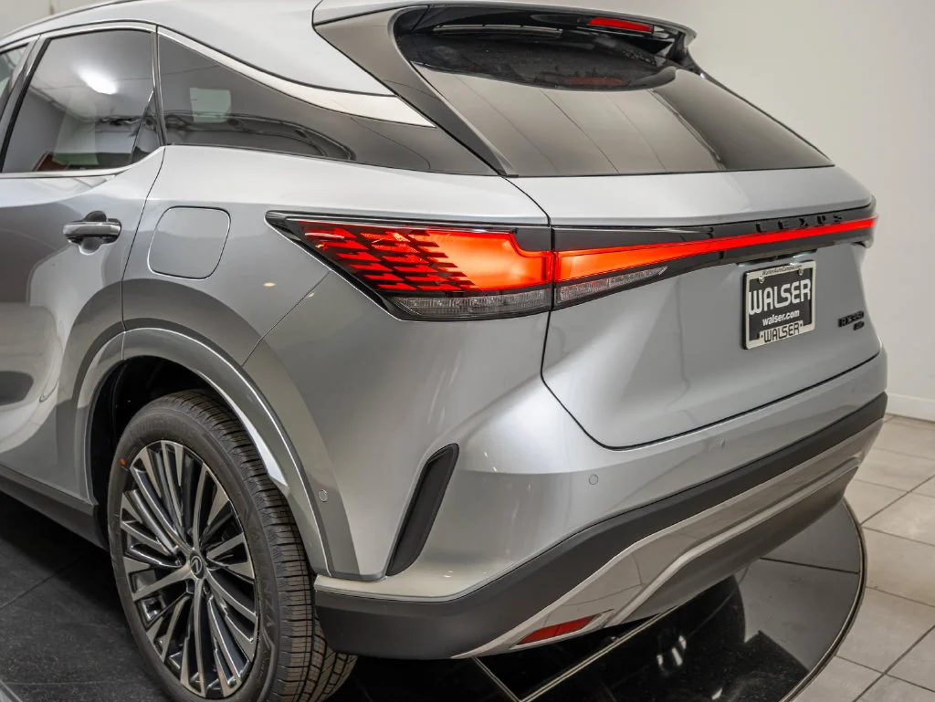 New 2026 Iridium Lexus PREMIUM PLUS image 18