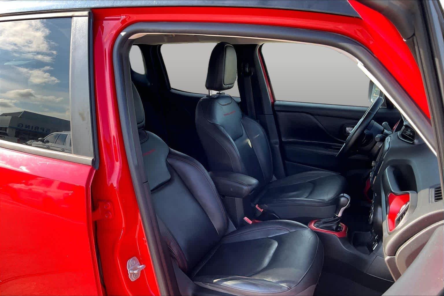 Used 2016 Colorado Red Jeep Trailhawk image 9